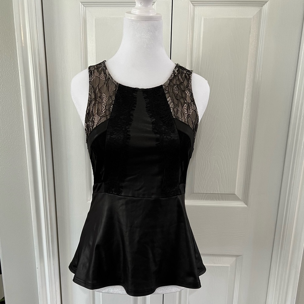 BKE Boutique Women's Black Lace Sleeveless Top Size XS